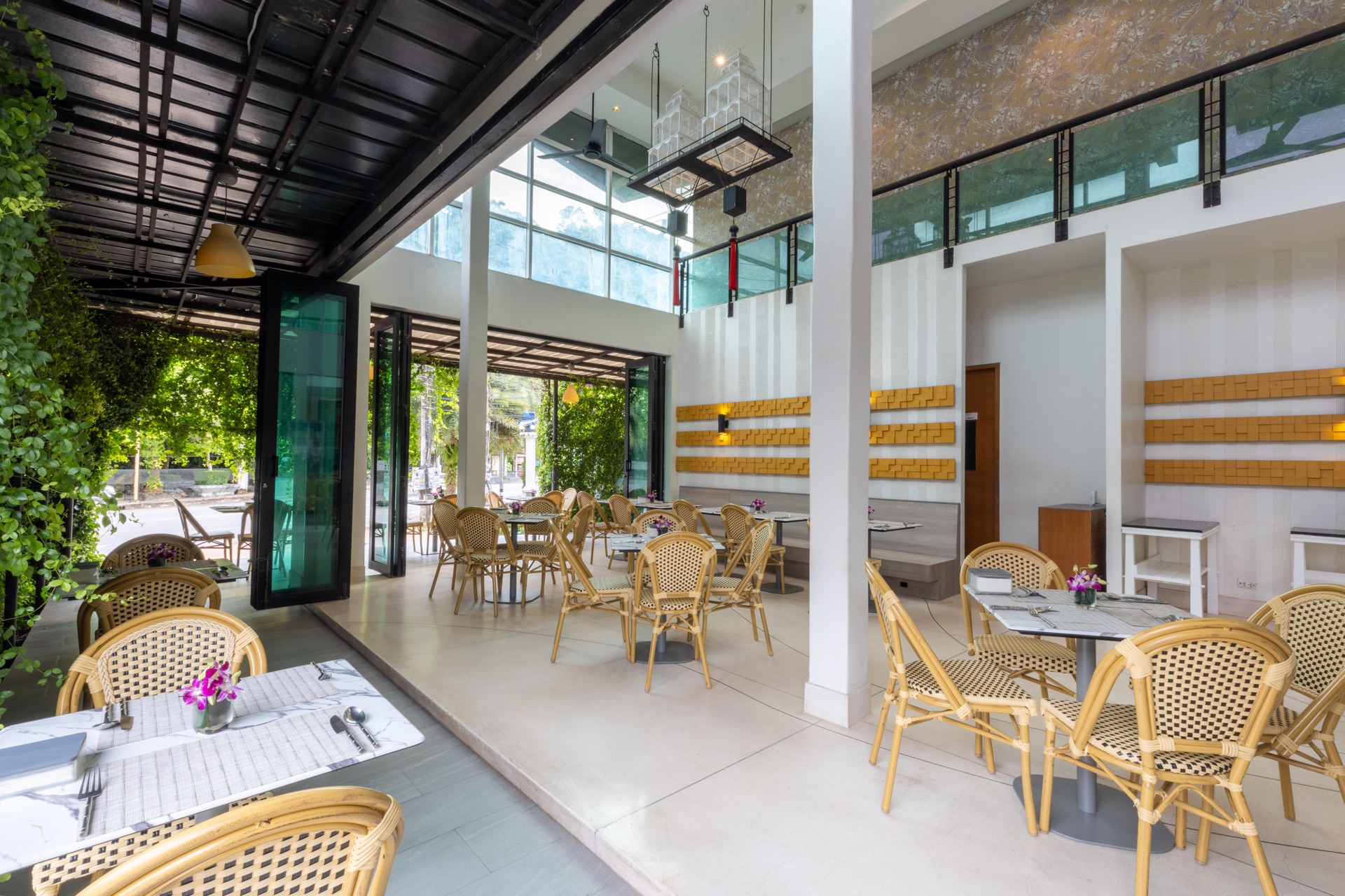 Dining at Navinda Krabi