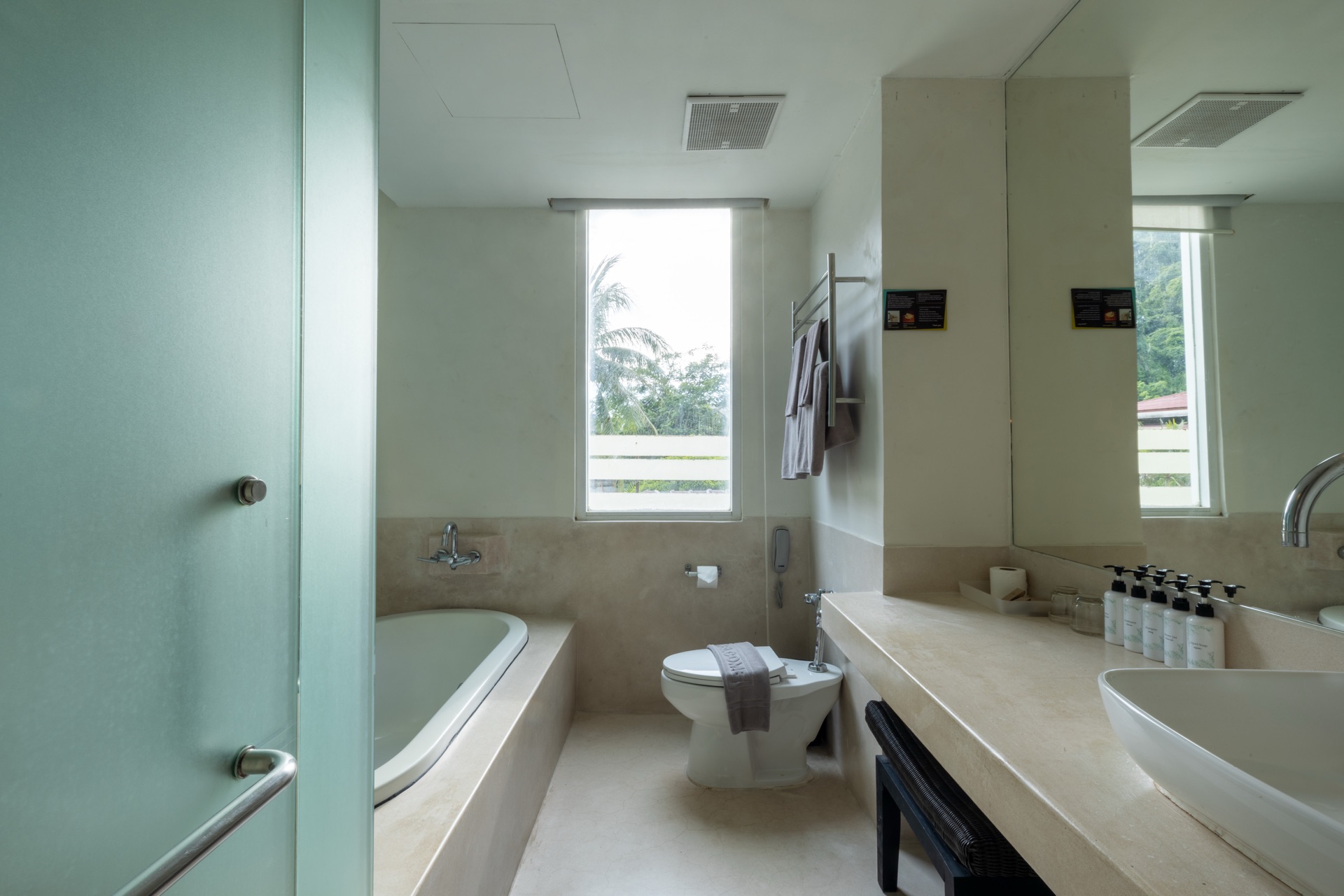 Rooms & Suites — Navinda Krabi